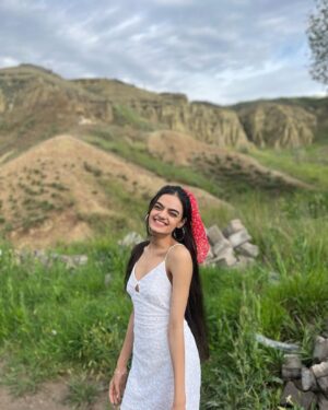 Ruhanika Dhawan Instagram - Let’s wander where the Wifi is weak! ( ps it’s actually weak)
cappadocia you beauty! #turkey #cappadocia #vacation #ruhaanikad