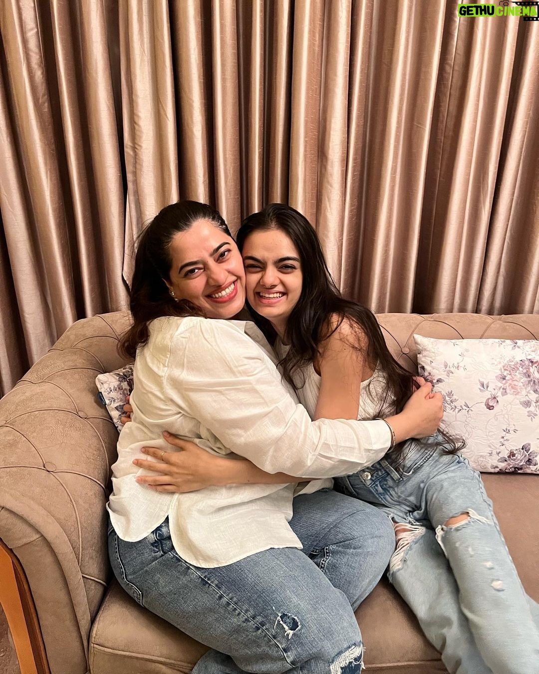 Ruhanika Dhawan Instagram - Our moms always step in to help us out through their unconditional efforts, making our lives easier and also inspiring us. So this Mother's Day, I decided to surprise my mom with a thoughtful gift that I created using my Youva stationery supplies, which encouraged me to think and create. I also gifted her this beautiful, vibrant journal. The link in my bio has all the products for you to check out. I wish all the moms out there a very happy Mother's Day. #mother #momandaughter #mothersday #mothersdaygift #motherslove #youvastationery #youvagift #journal #greetingcard #think #create #youvaworld #collab #ruhaanikaforyouva #ruhaanikadhawan #maabeti