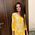 Ruhanika Dhawan Instagram – 🤍💛

#ruhaanikadhawan #indianwear