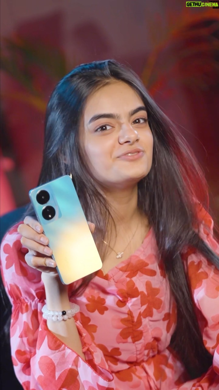Ruhanika Dhawan Instagram - Our generation wants the best of speed, performance, and efficiency in whatever we do, and everything we own, just like the all-new vivo T2 5G series. Just like Jackie Shroff, were you also curious to know about what makes the all-new vivo T2 5G series the first, and ideal choice of youngsters who love to multi-task every day? Here’s all that makes it stand out: AMOLED Display 64MP OIS Anti-shake camera Snapdragon 695 5G Processor Check out @vivo_india ‘s page to know more! Get. Set. Turbo. #GetSetTurbo #TurboLife #vivoT2Series #5G