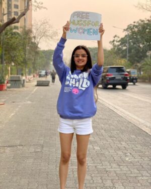Ruhanika Dhawan Instagram - "Where there is a woman, there is magic."
Here's to all the incredible women. You inspire us.

May we know them. May we be them. May we raise them.

Happy Women's Day, our lovelies!

#womensday #strongwomen #independentwomen #wonensday2k23 #wonderwomen #think #create #creatorinyou #youvaworld #youva #ruhaanikaforyouva