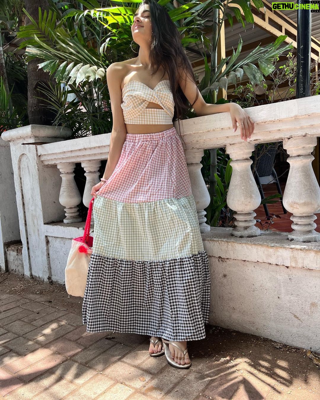 Ruhanika Dhawan Instagram - Let's call this the Goa Glow!” #ruhaanikadhawan