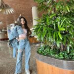 Ruhanika Dhawan Instagram - ✈️✈️ #mandatoryairportphoto #ruhaanikadhawan #travel