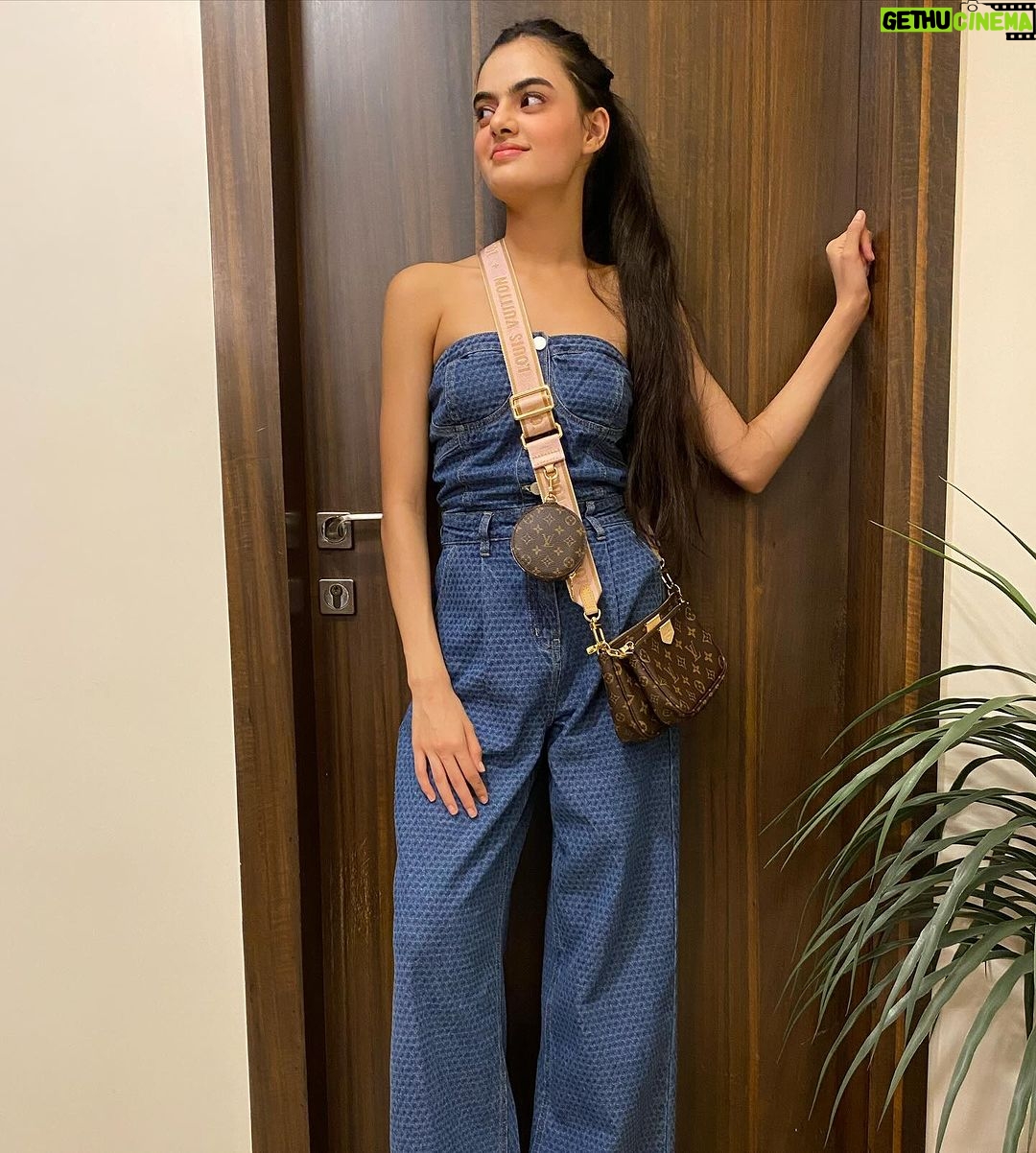 Ruhanika Dhawan Instagram - Heading out to celebrate 🍾 15 years of @missmalini #15YearsOfMissMalini @missmalini @maliniagarwal @thebarindia @donjuliotequila @myglamm @manishmalhotrabeauty @manishmalhotra05 @myqyuki #MissMaliniTurns15 #MM15 #DonJulioIndia #PorAmor #DrinkResponsibly #MissMaliniTurns15xMMB #MissMaliniEvents