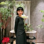 Ruka Instagram - 忙しい年末年始 特に最近仕事バタバタ移動が多くて 肌も疲れてる、 先日いつも通ってる @perleclinic で 肌の年末メンテナンスをしにー @dr.satomi とカウンセリングして 肌のたるみ引締め治療効果高いサーマジェンに初めてしてみた、 RF（ラジオ波）いう高周波エネルギーを照射するお肌を引き締める治療だった、 全然痛みも無く温かくて、心地よい治療でした 直後すぐ肌が引き締めた実感もあった✨ 3ヶ月に1回のサイクルで続くことがおすすめらしい 年末年始バタバタの中 ストレスと疲れなどで 肌のトラブルも増える時期、 一緒にスキンケアを頑張ろ🫂🌹✨