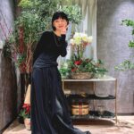 Ruka Instagram - 忙しい年末年始 特に最近仕事バタバタ移動が多くて 肌も疲れてる、 先日いつも通ってる @perleclinic で 肌の年末メンテナンスをしにー @dr.satomi とカウンセリングして 肌のたるみ引締め治療効果高いサーマジェンに初めてしてみた、 RF（ラジオ波）いう高周波エネルギーを照射するお肌を引き締める治療だった、 全然痛みも無く温かくて、心地よい治療でした 直後すぐ肌が引き締めた実感もあった✨ 3ヶ月に1回のサイクルで続くことがおすすめらしい 年末年始バタバタの中 ストレスと疲れなどで 肌のトラブルも増える時期、 一緒にスキンケアを頑張ろ🫂🌹✨