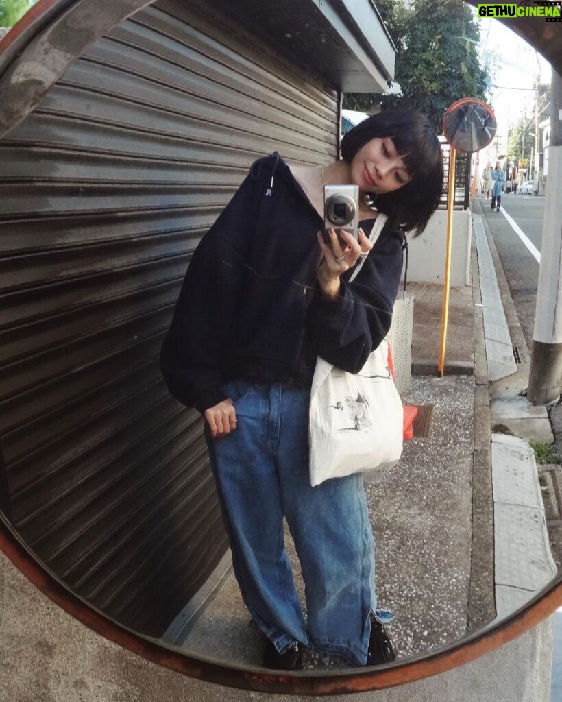 Ruka Instagram - 𝓣𝓸𝓴𝔂𝓸 𝓭𝓪𝓲 𝓵𝔂📸🌷✨ ccd - sony bag - Dali art Pants - spelledit shoes - both paris