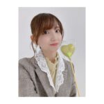 Rumi Okubo Instagram - ⁡ テレビアニメ【推しの子】 苺プロダクション☆ファン感謝祭2023🍓 ⁡ オフショットその③！ これでラスト！ ⁡ こちらは会場で発売された パンフレットのオフショです📸 ⁡ 黄色を基調にした秋コーデ🍁💛 可愛い風船や小物もたくさんで、 とっても撮影が楽しかったです！ こちらもスタイリストは原田幸枝さん👗 ⁡ そしてインタビューも盛りだくさん！！ それがなんと、キャスト7人分ー！！！ これは豪華すぎますね…( ˘ω˘) ⁡ そんなパンフレットを含め、 イベントのグッズは現在カドカワストアにて 予約販売を受付中です☝🏻 ⁡ 買い逃した方も、 改めて欲しくなった方も、 既に持っている方も(笑)、 他のグッズも含め、 是非ぜひよろしくお願いします🙏🏻 ⁡ あとは前日リハの時の写真と、 MEMちょぬい＆有馬ちゃんぬいとツーショ(笑) そして最後、ライブオーラスのシーン！ ⁡ これで感謝祭関連の投稿は全部かな！ いやぁ〜本当に写真いっぱい撮った！📸 これでもかなり①〜③まで厳選しました！ ⁡ ⁡ 本当に楽しい1日をありがとうございました🍓 いつか感謝祭の感謝祭やりましょうね(笑) それではまた、おつめむ〜😈🌟 ⁡ ⁡ #推しの子 #苺プロダクションファン感謝祭2023 #大久保瑠美