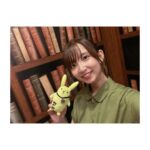 Rumi Okubo Instagram - ⁡ ⁡ 「ツキプロチャンネル48時間マジカルTV」 女神候補生チームの配信、ご覧頂き ありがとうございました🐰 今回の衣装もひなちゃんカラーの緑💚 ⁡ 短い時間でしたが、楽曲の感想や裏話、 これからやっていきたいこと、 またXに流れてくる可愛いファンアート等、 とても充実した時間でした✨ ⁡ 女神候補生で集まるのも中々ないので、 色々お話しできて楽しかったです！ コンビのクリスちゃん役、金元寿子さんとも 久しぶりにご一緒できたので、 ツーショット撮ってもらっちゃいました♡ ⁡ そう言えば、ひなちゃんは対になる 3月担当弥生春くんを「春さん」と 呼んでいるのですが、 ひなとしてではなく私自身としてだったので、 配信で「春くん」って呼んだらXで 噛み締めててくれて、 可愛くて笑っちゃいました(笑) ⁡ いつか対になる男女デュエットや、 フルーナ＆セレアスでのシャッフルデュエット等 色々できると良いですね☺️ 男女全員での24人曲もアリ…♪ ⁡ そんな夢が広がるツキプロ48時間配信、 ご覧頂いた皆さんも、 出演者の皆さんも、 大変お疲れ様でした！！ ⁡ これからもツキノ芸能プロダクションを よろしくお願い致します🙇‍♀️ ⁡ ⁡ ⁡ #ツキウタ #ツキプロ #マジカル48