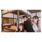 Rumi Okubo Instagram - ⁡ ⁡ 写真その② ⁡ 推しの子コラボはもちろん、 様々なところも楽しませて頂きました！ 建物の世界観が作り込まれていたので 歩くだけでも楽しい…😌 お化け屋敷や立体迷路にも挑戦しました！ お化け屋敷は李依ちゃんもごまちゃんも 怖がって私の腕にしがみついてきてて、 両手に華だったので幸せでした…笑🌼👻 いや私も怖かったですけどね！ 人が怖がってるとズンズン進んじゃうタイプです！ ⁡ そして、私の大好きなエヴァ発見！！！ 初号機の手のひらに乗れるなんて… 最高かよ✨✨ エントリープラグは時間的に難しかったので、 次に行った時は乗りたいと思います！ ちなみに私はエヴァ弍号機推しなので、 いつか弍号機、もちろん零号機も… エヴァの立体像が たくさん作られる日を夢見てます🙏🏻 ⁡ ⁡ 映画村はまだまだ楽しめるところがいっぱい あったので、また是非行きたいです✨ 皆さんも行かれる際は推しの子コラボを 楽しみつつ、他のアトラクションにも是非 挑戦してみてくださいね〜🥷⚔️ ⁡ ⁡ ⁡ #東映太秦映画村 #推しの子 #大久保瑠美 #高橋李依 ちゃん #伊駒ゆりえ ちゃん ⁡ ⁡ ⁡ ⁡