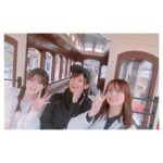 Rumi Okubo Instagram - ⁡ ⁡ 写真その② ⁡ 推しの子コラボはもちろん、 様々なところも楽しませて頂きました！ 建物の世界観が作り込まれていたので 歩くだけでも楽しい…😌 お化け屋敷や立体迷路にも挑戦しました！ お化け屋敷は李依ちゃんもごまちゃんも 怖がって私の腕にしがみついてきてて、 両手に華だったので幸せでした…笑🌼👻 いや私も怖かったですけどね！ 人が怖がってるとズンズン進んじゃうタイプです！ ⁡ そして、私の大好きなエヴァ発見！！！ 初号機の手のひらに乗れるなんて… 最高かよ✨✨ エントリープラグは時間的に難しかったので、 次に行った時は乗りたいと思います！ ちなみに私はエヴァ弍号機推しなので、 いつか弍号機、もちろん零号機も… エヴァの立体像が たくさん作られる日を夢見てます🙏🏻 ⁡ ⁡ 映画村はまだまだ楽しめるところがいっぱい あったので、また是非行きたいです✨ 皆さんも行かれる際は推しの子コラボを 楽しみつつ、他のアトラクションにも是非 挑戦してみてくださいね〜🥷⚔️ ⁡ ⁡ ⁡ #東映太秦映画村 #推しの子 #大久保瑠美 #高橋李依 ちゃん #伊駒ゆりえ ちゃん ⁡ ⁡ ⁡ ⁡