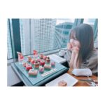 Rumi Okubo Instagram –
たまには完全プライベート写真📸✨
学生時代からのお友達とアフタヌーンティーに行ったら、
お誕生日プレート付きをサプライズで予約しててくれました!
じょ、女子力高すぎる〜🫖☕️🧁✨✨
すごく優雅なひと時でした☺️
あと写真めっちゃ上手いめっちゃ盛れてる。
うちでマネージャーやらん??笑
それとFGOラジオでお祝いして頂いた時の
ケーキとプレゼントも載せます!
九紋竜エリザの可愛いケーキと、
世界に一つだけのマイキャラ&推しタンブラー、
そして高級なお紅茶!!
美海ちゃんからも可愛いピアスを頂きました✨
毎年本当にありがとうございます😭
この日にゲストにHana Hopeさんが来てくれて、
お話できたのもとても楽しかったです🌼
#FGOラジオ
#アフタヌーンティー