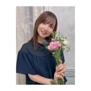 Rumi Okubo Instagram - ⁡
⁡
9月27日！
お誕生日を迎えました🎂✨
⁡
皆さんの応援のおかげで、
今も声優として色々なことができています！
今年もコメント欄を解放しますので、
インスタでも是非皆さんのお声を聞かせてください☺️
⁡
応援してくれる人がいることは当たり前ではないし、
頑張らせて頂ける現場があることも当たり前ではないし、
任せてもらえる役があることも、当たり前ではない。
⁡
1つ1つに感謝しつつ、
キャラクターを大切にする心を忘れずに、
ファンの皆さんを楽しませ続けられるよう、
34歳も頑張ります💪🏻(*´◒`*)
⁡
⁡
これからも、大久保瑠美をよろしくお願いします✨
⁡
⁡
⁡
写真はちょうど撮影があって、
可愛いお花もあったので撮ってもらいました🥳💐
撮影の詳細も情報解禁をお楽しみに♪
⁡
⁡
⁡
⁡
#大久保瑠美
#お誕生日
#おめでとう私ぃ！