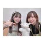 Rumi Okubo Instagram - ⁡ 「A&G NEXT STEP伊駒ゆりえのHOOOOPE!」 ⁡ ごまちゃんの生放送ラジオにゲスト出演させて頂きました✨📻 ⁡ 81の後輩であり、 推しの子でも共演していて、 A&G水曜日の新人ラジオ枠を引き継ぐ、 何かと縁の多いごまちゃんの 初めてのラジオゲストに選んで頂けて 大変光栄でした☺️ ⁡ とても可愛く、元気いっぱいに、 一生懸命おもてなししてくれて、 何も心配することないなと！ 私が初めての頃より全然上手かったです(笑) 可愛い後輩ちゃんとのトークは 大変楽しい時間でした♡ 久しぶりにメイちゃんも文化放送の空気が吸えて 心なしか少し黒く…おっと誰か来たようだ。 メイちゃんも楽しそうに荒ぶっておられました🐑 ⁡ あのスタジオには思い出がいっぱい詰まっているので、 懐かしい気持ちになりつつ… 昔のLadyGo時代の話もたくさんしました！ ⁡ 当時のリスナーさんも聴きに来てくださって、 嬉しかったです！ありがとうございました💌 ⁡ 番組内で「当時の私のラジオはつまらなかった」 と話しましたが、それは初期の頃の話で、 その頃はまだ自分が何をしたいかとか、 どうしたら良いのかを上手く考えられなくて、 空回ってることを自覚してた頃の話でして。 半年か、1年くらいでだいぶ慣れて、 ゆるゆりでも鍛えられて、 そこからは個性が強すぎるくらいの 面白い放送がお届けできていたと思います！ ⁡ でもなかなか上手くいかない頃でも、 根気良く見守って、応援してくださった リスナーさんがいたおかげで、 諦めずにがんばってこられたので、 本当にリスナーさんや周りのスタッフさん、 他のメンバー4人にも支えられて、 楽しい5年間を過ごせたなと…🥹 そういった気持ちを思い出せる、 初心に帰れるスタジオですね、あそこは。 ⁡ それと、今自分がLadyGoをやったらどうなるんだろ？ とか、ちょっと考えたりして楽しくなりました！ でもあの頃の私だからこそ出せた魅力みたいな ものがあると思うので、 あの頃で良かったんだろうなぁ〜( ˘ω˘) 番組にメールが届く有り難さも、 あの頃だから余計沁みたというか… 番組を聞いてくれる人、メールをくれる人が いるって当たり前じゃないんだと、 とても幸せなことなんだと…あの頃に それを知ることができて、良かったと思っています！ ⁡ LadyGo終了から8年ほど経ちましたが 今はラジオもフリートークも大好きですし、 なんなら得意と言えます！ そしてそうなれたことを嬉しく思います✨ スタッフ含めLadyGoメンバーと、リスナーの皆さんの おかげです！ありがとうございます😊 ⁡ ⁡ HOOOOPE!のごまちゃん始め、 各曜日のパーソナリティーさんも、 色々慣れない中だったり、 もしかしたら迷ったりしながらも、 がんばりながら番組を作り始めたばかり。 是非、見守って支えてあげてくださいね！ 引き続きHOOOOPE!をよろしくお願いします🙇‍♀️ ⁡ ⁡ #大久保瑠美 #伊駒ゆりえ ちゃん #HOOOOPE #LadyGo ⁡ ⁡ ⁡ ⁡ ⁡ ⁡ ⁡ ⁡ ⁡ ⁡