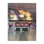 Rumi Okubo Instagram - ⁡ ⁡ ★ FGO Fes. 2023 ★ ⁡ 最後は会場見学写真〜📸 ⁡ 1日目の夜に、運営チームの皆さんのご厚意で、 時間の合うキャストたちで会場内を 周らせて頂きましたー！！ ⁡ ナウイ・ミクトランのムービー📽️から始まり… ギル様もいる英霊ねぶた！ 等身大Uオルガマリーフィギュアに… たくさんのイラスト＆メッセージのフラッグ、 それぞれの描き下ろしパネル、 しかも音声付きーーー！😊 BAR蜘蛛の巣🕸️では、シャルルマーニュと… 幸せな時間を…過ごして…はぁぁぁぁあ ⁡ 他にもみんなでゲームに挑戦したり、 私のギルぬい様が、あおちゃんのカルナさんと ツーショットを撮れてお友達になったり ⁡ 楽屋で河西さんがウエハースの 道満ちゃんカードをくださったりと…！ (ありがとうございます！) ⁡ ⁡ キャストもみんなFGOが大好きで、 出演者としてもですが、1人のファンとしても 本気で楽しんでいるから、 こんなにも仲良く、こんなにも楽しく イベントができるんだなと改めて思いました✨ ⁡ ⁡ ⁡ そしてイベントですが、 リアルタイムステージ＆生配信ですし、 やっぱり色々思う通りには進まないこともあって それでも運営チームの皆さんが、 我々キャストの要望だったり こうした方が良いのではないか、 ああしてくれると助かる、という願いを 急に言ったとしてもしっかり聞き入れてくださって、 そのおかげでとても楽しく気持ちよく、 ステージに立つことが出来ました。 運営チームの皆さん、細やかなお気遣い等 本当にありがとうございました！ ⁡ ⁡ ⁡ 投稿が3つに分かれて大変長くなりましたね💦 ⁡ ⁡ たくさん読んで、たくさん写真を見てくださり、 ありがとうございましたー！！！ ⁡ ⁡ ⁡ #FGO #FGOフェス #FGO8周年