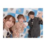 Rumi Okubo Instagram - ⁡ ⁡ ★ FGO Fes. 2023 ★ ⁡ 2日間のステージの感想！ 改めて、ありがとうございました！ ⁡ ⁡ まず1日目！私が登壇したステージは、 「FGOキャスト大集合トーク！」 MCを担当させて頂きました✨ フェス初参加の方も多く、とても濃ゆくて、 楽しくて、エモいお話が色々聞けましたね！ 私もMCながら大興奮して大暴れしました(笑) キャストの皆さんのトークが面白すぎて、 1時間が体感一瞬でした😊 ⁡ ⁡ 控え室では森遥香さんにも会えました！ 2021年の「FGO知識王」の際に 司会を務めてくださったアナウンサーさんです✨ たわし…宝具2…うっ頭がっ… ⁡ ⁡ そして2日目！ 朝イチのステージは「Fate/Grand Order カルデア・ラジオ局 Plus Fes出張版 Day2」 ガレス役の桑原由気ちゃんがゲストに 来てくださいました〜👏🏻 くわちゃんは本当に可愛くて癒しで、 ガレスちゃんへの想いも色々聞けて、 とても充実した時間でした…( ˘ω˘) 我々の推しプレゼンができたのも楽しかった！ ⁡ ⁡ そして2つ目のステージは、 「キャラクターピックアップトーク ～イベントサーヴァントの宴～」 こちらのステージもMCを担当しました！ こちらも濃ゆかったですねぇ〜(笑) イベントの配布サーヴァント縛りだったのに、 皆さんの高速詠唱が止まらない止まらない！ ついでに私も止まらない！！！ 太田さんが隣にいてくださって本当に助かりました…😌 でもどの方の高速詠唱(お話)も楽しかったので 流石のメンバーでした！ あおちゃんとも久しぶりに一緒のステージで 嬉しかったです〜♡ ⁡ ⁡ 最後のステージは、 「Fate/Grand Order カルデア放送局 裏SP」 メインステージの発表を見ながら、 台本無しで自由にトークする裏番組！！ 「Memorial Movie 2023」に泣いたり、 お客さんに話しかけたり、全然関係ない話をし始めたり、 新情報のタイミングで一緒に盛り上がったり… 自由で、楽しくて、最高でした(つД`)･ﾟ･ こちらのステージに足を運んでくださった皆さん、 ありがとうございました！ 最後テンション上がって 「今日だけは許そう、課金は家賃超え！」 って言ってコーレスまでさせてしまいました🙇‍♀️ ノリよく返してくださってありがとうございます🤣 まぁあくまでノリですので、 最後はご自分のお財布と相談してね！👛笑 ちなみに写真はそれぞれの推しを小林くんに プレゼンする私と美海ちゃん！ ⁡ ⁡ そしてこれらの配信をご覧になってくださった皆さんも、 たくさんの応援やコメントありがとうございました！！ ⁡ 2日間ずっと一緒にいてくれた ギルぬい様もありがとうね〜ﾅﾃﾞﾅﾃﾞ ガパオライス食べようね😋🍴 ⁡ ⁡ ⁡ ⁡ FGOもついに8周年✨✨ 周年サーヴァントのトネリコを幸せにしつつ、 ランサーエリザを120目指しつつ、 これからもFGOに関われる幸せを噛み締めつつ、 エリザベートとアストルフォ、そして 全てのサーヴァントと作品、何より 応援してくださる皆さんを大切にしながら、 また来年もこの場所でお会いできたらと思います！ ⁡ ⁡ 2日間、本当にありがとうございました🫶🏻 ⁡ ⁡ ⁡ #FGO #FGOフェス #FGO8周年