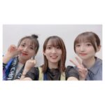 Rumi Okubo Instagram - ⁡ ⁡ ★ FGO Fes. 2023 ★ ⁡ 2日間のステージの感想！ 改めて、ありがとうございました！ ⁡ ⁡ まず1日目！私が登壇したステージは、 「FGOキャスト大集合トーク！」 MCを担当させて頂きました✨ フェス初参加の方も多く、とても濃ゆくて、 楽しくて、エモいお話が色々聞けましたね！ 私もMCながら大興奮して大暴れしました(笑) キャストの皆さんのトークが面白すぎて、 1時間が体感一瞬でした😊 ⁡ ⁡ 控え室では森遥香さんにも会えました！ 2021年の「FGO知識王」の際に 司会を務めてくださったアナウンサーさんです✨ たわし…宝具2…うっ頭がっ… ⁡ ⁡ そして2日目！ 朝イチのステージは「Fate/Grand Order カルデア・ラジオ局 Plus Fes出張版 Day2」 ガレス役の桑原由気ちゃんがゲストに 来てくださいました〜👏🏻 くわちゃんは本当に可愛くて癒しで、 ガレスちゃんへの想いも色々聞けて、 とても充実した時間でした…( ˘ω˘) 我々の推しプレゼンができたのも楽しかった！ ⁡ ⁡ そして2つ目のステージは、 「キャラクターピックアップトーク ～イベントサーヴァントの宴～」 こちらのステージもMCを担当しました！ こちらも濃ゆかったですねぇ〜(笑) イベントの配布サーヴァント縛りだったのに、 皆さんの高速詠唱が止まらない止まらない！ ついでに私も止まらない！！！ 太田さんが隣にいてくださって本当に助かりました…😌 でもどの方の高速詠唱(お話)も楽しかったので 流石のメンバーでした！ あおちゃんとも久しぶりに一緒のステージで 嬉しかったです〜♡ ⁡ ⁡ 最後のステージは、 「Fate/Grand Order カルデア放送局 裏SP」 メインステージの発表を見ながら、 台本無しで自由にトークする裏番組！！ 「Memorial Movie 2023」に泣いたり、 お客さんに話しかけたり、全然関係ない話をし始めたり、 新情報のタイミングで一緒に盛り上がったり… 自由で、楽しくて、最高でした(つД`)･ﾟ･ こちらのステージに足を運んでくださった皆さん、 ありがとうございました！ 最後テンション上がって 「今日だけは許そう、課金は家賃超え！」 って言ってコーレスまでさせてしまいました🙇‍♀️ ノリよく返してくださってありがとうございます🤣 まぁあくまでノリですので、 最後はご自分のお財布と相談してね！👛笑 ちなみに写真はそれぞれの推しを小林くんに プレゼンする私と美海ちゃん！ ⁡ ⁡ そしてこれらの配信をご覧になってくださった皆さんも、 たくさんの応援やコメントありがとうございました！！ ⁡ 2日間ずっと一緒にいてくれた ギルぬい様もありがとうね〜ﾅﾃﾞﾅﾃﾞ ガパオライス食べようね😋🍴 ⁡ ⁡ ⁡ ⁡ FGOもついに8周年✨✨ 周年サーヴァントのトネリコを幸せにしつつ、 ランサーエリザを120目指しつつ、 これからもFGOに関われる幸せを噛み締めつつ、 エリザベートとアストルフォ、そして 全てのサーヴァントと作品、何より 応援してくださる皆さんを大切にしながら、 また来年もこの場所でお会いできたらと思います！ ⁡ ⁡ 2日間、本当にありがとうございました🫶🏻 ⁡ ⁡ ⁡ #FGO #FGOフェス #FGO8周年