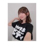 Rumi Okubo Instagram - ⁡ ⁡ 大久保瑠美の○○な件、7月分！ ありがとうございました✨ ⁡ 今回の衣装は前回の地下労働中に ルミカで買った「わがままボディTシャツ」 思った以上に着こなしてしまった…笑 衣装が白黒だったので、 カラーピンをいっぱいつけてもらったのも 可愛くてお気に入り♪ ⁡ ⁡ 本編は早速の夏バテでヘロヘロ…な状態でスタート… しかも愛猫のおでぶにゃんこ、 「まるまる」の名前を忘れてしまうという… まるまるにも名付け親のリスナーさんにも 失礼なことをしていまいました(つД`)･ﾟ･ ご、ごめんなさーーーい💦 ⁡ 名付け親さんと、リスナーの皆さんが 再び教えてくれたので、もう忘れない！ 写真の私も「まるまるごめんなぁ…」って 顔をしておりまする ⁝(ᵒ̴̶̷᷄ᾥ ᵒ̴̶̷᷅ )⁝ まるまる…もう、離さないからっ🐈ｷﾞｭｯ ⁡ ⁡ そしてアニメの話は予告通り 「3×3EYES」にしました。 なんてったって原作が長くて複雑なので とても時間が足りないよ… でもその分面白いので興味のある方はぜひ 読んでみてくださいね✨✨ OVAも一部二部とあるので、そっちもオススメ！ ⁡ ⁡ あとはギャンブルに勝ったり(ギリだったけど) ヘロヘロしながらも皆さんからの 色々なメールを読んだりと！ 楽しい時間を過ごさせて頂きました🙇‍♀️ ⁡ まだまだ暑い日が続きますが、 皆さんも体調には気をつけて過ごしてね！ 元気な姿で8月の瑠美まるでお会いしましょう🙆‍♀️ ⁡ ⁡ ⁡ #大久保瑠美 の○○な件 #瑠美まる #まるまる