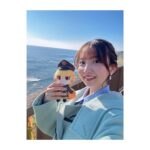 Rumi Okubo Instagram - ⁡ ⁡ FGOカルデア・サテライトステーション in宮崎❗️ ⁡ ということで、今年は 宮崎会場に登壇させて頂きましたー✨ ロケで名所やグルメも堪能しましたよ😋 ⁡ 堀切峠、青島、青島神社、 そして地元の名店クレイトンハウスで 美味しいドリンク、ステーキ、ケーキを 頂きました🙏🏻 私ったら欲張りセット！笑 ロケは時間が限られていたので あまりオフショットは撮れず…！ でも、いっぱい楽しんだ思い出は 私の中にしっかり残っています( ˘ω˘) ⁡ そしてこっそりずっとポケットにギルぬい様を 忍ばせていました…♡宮崎ロケではずっと一緒♡ ギル様も宮崎を堪能して愉悦を感じたことでしょう😌 ⁡ ちなみに前乗りだったので、 前日の夜は海の幸や鶏の炭火焼きを堪能 しておりました🍴全部美味しかったー！”(๑°༥°๑) ⁡ ⁡ そしてイベント本番では、 色々情報がありましたが、なんと言っても サムライレムナントとのコラボ情報が いっぱい明らかにーーー！ 新実装サーヴァントはもちろん、 ストーリーはまだサムライレムナントを プレイしていない人でも楽しめる、 何ならサムライレムナントがやりたくなる、 そんな仕様になっているそうです✨ ⁡ 私もコラボイベントが楽しみですし、 サムライレムナントのオリジナルキャラは みんな気になる子ばかりなので、 サムライレムナントもプレイしたいと 思っています！！(ง ˙ω˙)ว🎮 ⁡ ⁡ 今年最初のFGOのイベント、とても 楽しかったです✨ 宮崎の皆さん、ありがとうございました！ ⁡ そして現地と配信でご覧になってくださった マスターの皆さんもありがとうございました！ 今年もFGO一緒に楽しみましょうね✌🏻 ⁡ ⁡ ⁡ どうか全ての推しが11連で来ますように！(煩悩) ⁡ ⁡ ⁡ スタイリストさんは @mk_komatsu さん👗 私はもちろん、ロケ中のギルぬい様の角度やマントの汚れ、 お家(専用ケース)の修繕など、 私とギル様両方をしっかりとスタイリングしてくださいました！ 本当にありがとうございました✨ ギルぬい様も大変お世話になったからか、 小松さんのことは雑種とはもちろん呼びません。 ちなみに私は雑種家主です☺️ ⁡ ⁡ ⁡ #FGO #カルデアサテライトステーション #堀切峠 #青島神社 #クレイトンハウス ⁡ ⁡