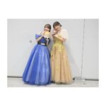 Rumi Okubo Instagram - ⁡ ⁡ 12月24日クリスマスイブ〜🎄 ⁡ ⁡ フェス2日目は、グラブル生放送 クリスマス特別版に登壇！ ワードウルフをやったりしました！ そして何より、この日この時のために、 私は今までクレーンゲームを やってきたんだ…って確信しましたね🙏🏻笑 バラエティコーナーどれも楽しかったです！ そしてさすがはもうすぐ10周年✨ 情報も盛りだくさんでした〜😉 いっぱいありすぎて脳内整理が追いつかないぜ！ 生放送の衣装はルナールイメージで青紫に黒のリボンや、アクセントの入ったワンピースでした！ 髪型はルナール合わせでツインテ…は、 流石に難しかったのでお団子２つ作ってもらいました！ ⁡ ⁡ ⁡ ⁡ そして最後はなんと！ 10th Anniv. SPECIAL SHOW with Night Party！ こちらにて『はっする∞らびりんす！！～おこたみより愛を込めて～』を5人で生歌唱させて頂きました🎤 早口で難しい歌…生で歌えるか心配でしたが、 「1人じゃ創れない未来」の歌詞の通り、 みんながいてくれたから楽しく安心して 歌えました✨ 前日のキャラライブのおこたみ3人を見ていたから 余計に気合いも十分でした！🦍 ⁡ なによりお衣装がすごかった！！！ あの衣装を着ている時、 気持ちはディ○ニープリンセス👸だった！笑 ドレスがめちゃくちゃ綺麗で、 こんな素敵な衣装なかなか着る機会無いと思うので、 良い思い出にもなりました👗✨ ⁡ そして『メリーラァブ』も歌わせて頂きました！ クリスマスにぴったりな、 乙女と漢女のハーモニー…🎄🎅 こちらも楽しかったなぁ〜♪ ⁡ 英美里さんと推し活もしました♡ うちのヴェインくんと、 英美里さんちのロベリアさんが邂逅☺️ 一緒にお写真撮れて幸せ〜📸✨ ⁡ ⁡ そしてグランドフィナーレはみんなで！ 本当に10周年が豪華すぎて、この2日間は あっという間でしたが、本当に楽しい2日間になりました！ 会場に来てくださった皆さんも、 配信で見てくださった皆さんも、 ありがとうございました🙇‍♀️ ⁡ ⁡ 改めてグラブルはまもなく10周年、 おめでとうございます🎊 ルナール役で関わらせて頂けて本当に光栄ですし、 これからも1ファンとして、ユーザーとして、 そして役者として、 共に歩んでいけたらと思います。 ⁡ 引き続きグラブルを、そしてルナール含めおこたみも、よろしくお願い致します！ ⁡ ⁡ #グラブル #グラブルフェス2023 #おこたみ #ルナール ⁡