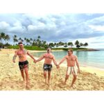 Ryan Hansen Instagram - SPRANG BRAAAK 🌴🌈❤️🌊🐢🤙🏼🌺 Oahu Hawaii