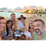 Ryan Hansen Instagram - SPRANG BRAAAK 🌴🌈❤️🌊🐢🤙🏼🌺 Oahu Hawaii