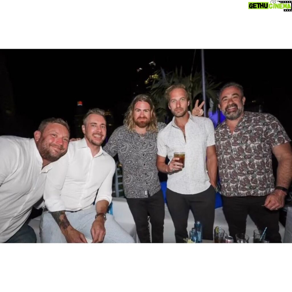 Ryan Hansen Instagram - 🌴🏁F YEAH F1 MIAMI!!!🏁🌴 Just an insane trip with the best dudes in the world! @daxshepard @matthewstylist @bestfriendaaronweakley @erickrich @charcurtis @f1 @danielricciardo F1 Miami Grand Prix