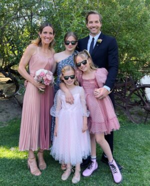Ryan Hansen Instagram - Nothing better than your two best buds getting married ❤️❤️Congrats @lauramosescollins and @matthewstylist !!!!!!!! 
So honored to be apart of this incredible day. 💍🎉