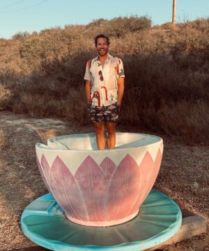 Ryan Hansen Instagram - This is not my cup of tea. 

@honeyandrosescoffee and @daxshepard is. 🍯 🌹 ☕️ 💋