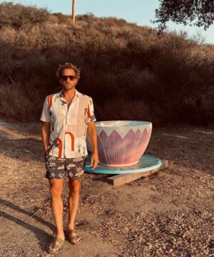 Ryan Hansen Instagram - This is not my cup of tea. 

@honeyandrosescoffee and @daxshepard is. 🍯 🌹 ☕️ 💋