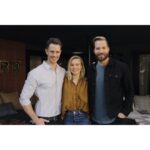 Ryan Hansen Instagram - I love @kristenanniebell so much. Like a brother. Like a baby brother. This lady just makes life so much better. Honored to do this crazy life with our families. I love everything about you. Happy to carry you on my shoulders anytime lil bud. Happy Birthday Brother!!!