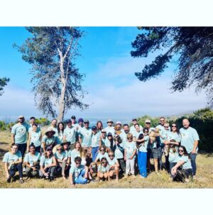Ryan Hansen Instagram - Turning 40 is WEIRD. But it really helps when you have people like this in your life. Thank you @amyhansen31 and my extended family for making this 4-0 so incredible. And @thegetout ⛺️for keeping us so comfy ❤️❤️
AND @boreta for the 🔥🎵!!!