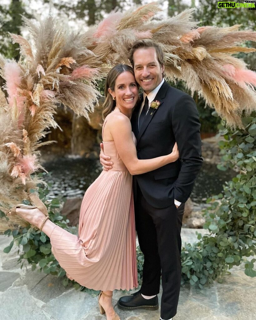 Ryan Hansen Instagram - Nothing better than your two best buds getting married ❤️❤️Congrats @lauramosescollins and @matthewstylist !!!!!!!! So honored to be apart of this incredible day. 💍🎉
