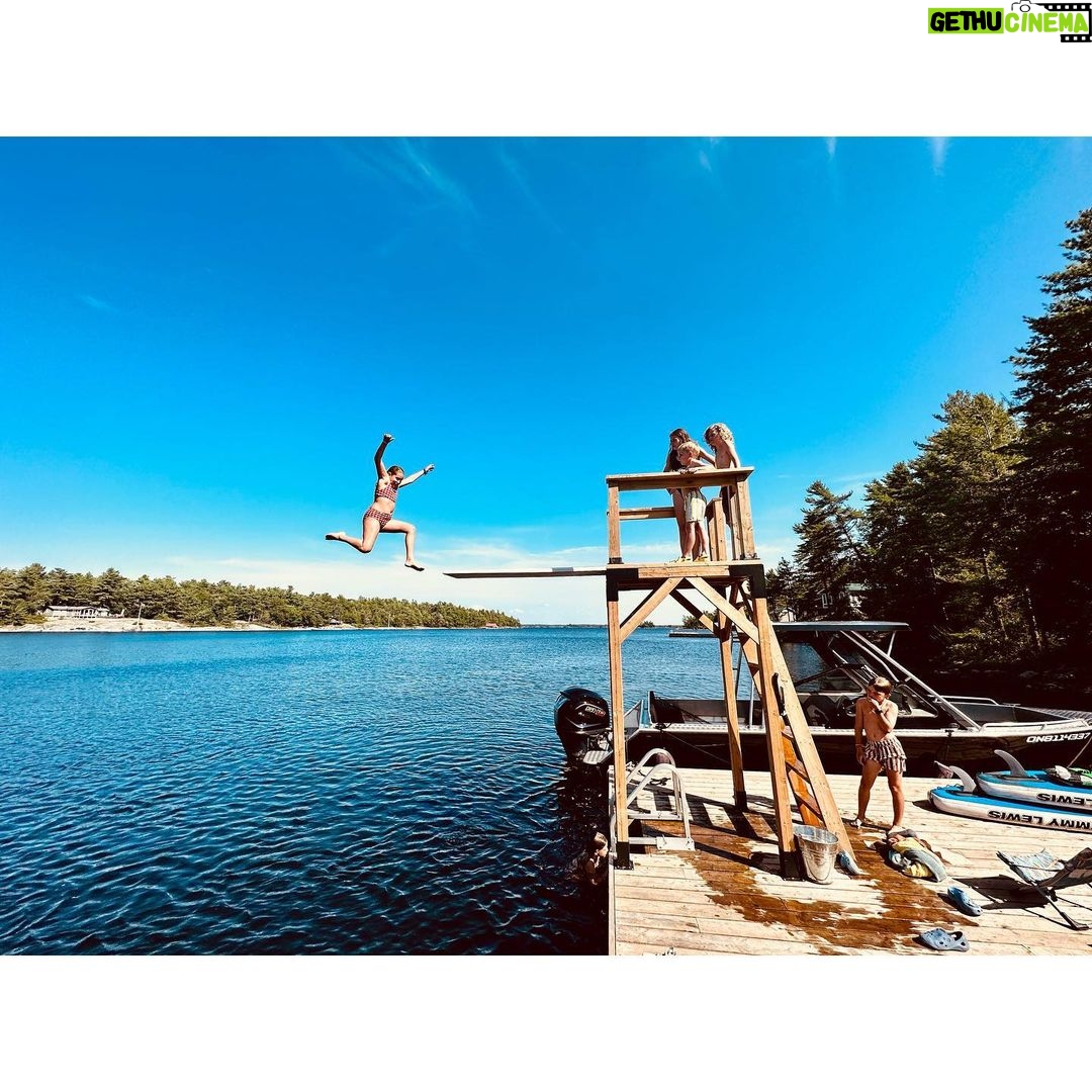 Ryan Hansen Instagram - HOLY CANADIAN SUMMER!!! 🇨🇦🇨🇦🇨🇦☀️☀️☀️ One of my favorite places on this planet! Love you @akiegelmann @mattkiegelmann 🧙♂️🧙♀️