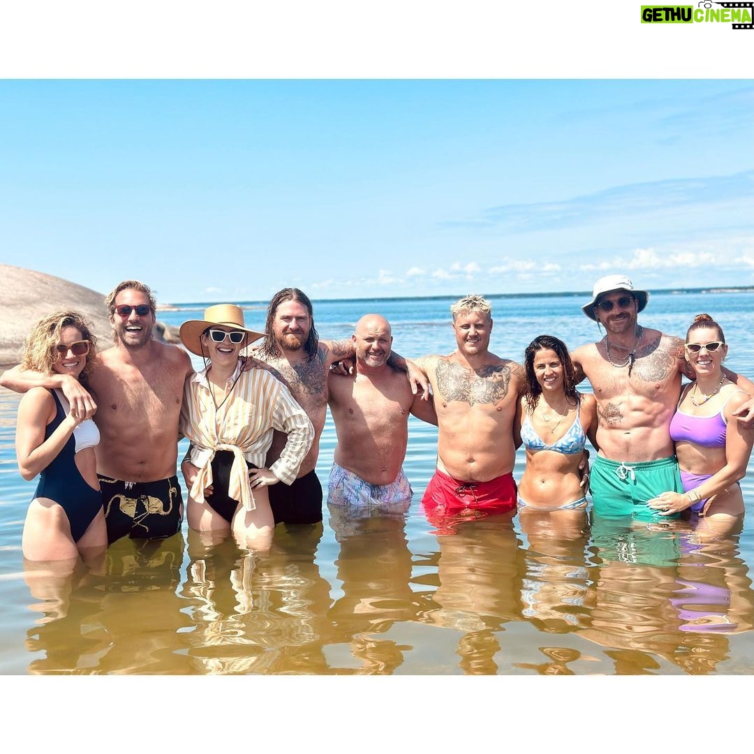 Ryan Hansen Instagram - HOLY CANADIAN SUMMER!!! 🇨🇦🇨🇦🇨🇦☀️☀️☀️ One of my favorite places on this planet! Love you @akiegelmann @mattkiegelmann 🧙♂️🧙♀️