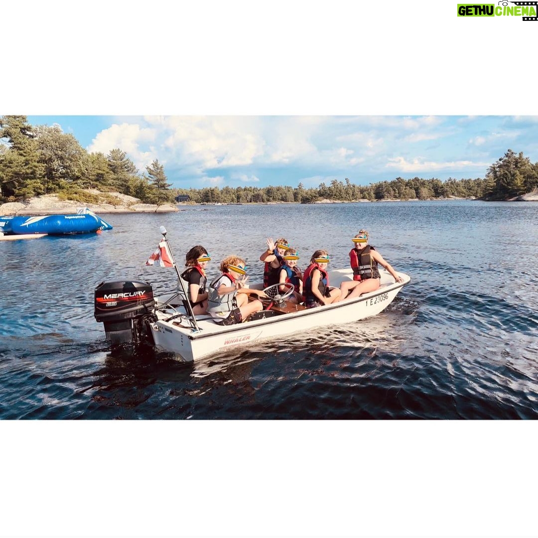 Ryan Hansen Instagram - HOLY CANADIAN SUMMER!!! 🇨🇦🇨🇦🇨🇦☀️☀️☀️ One of my favorite places on this planet! Love you @akiegelmann @mattkiegelmann 🧙♂️🧙♀️