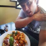 Ryan Merriman Instagram – 3:30 omelette!! Don’t judge me #nightshoot #nightowl #whatissleep #filmmaking #jinkyscafe 👍👍