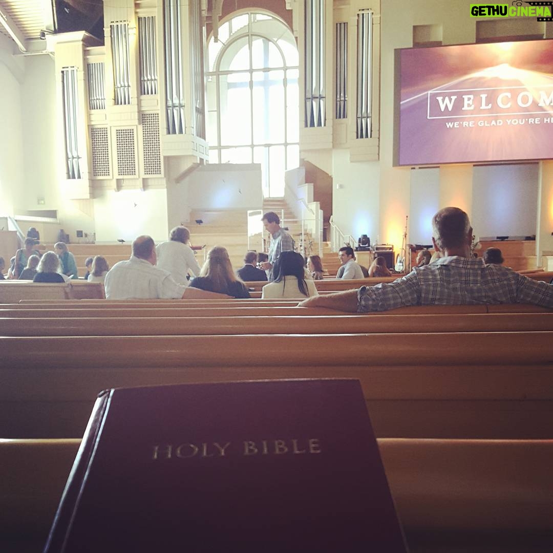 Ryan Merriman Instagram - When you show up 5 min early to church in California ....hah😁 #blessed #bestwaytowakeup #sundayfunday