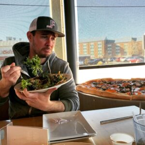Ryan Merriman Instagram - When you're trying to be healthy but the pizza is calling your name!😭😭😂 #sundayfunday #leanandmean2020 
#ilovepizza @lanefrostbrand @life.church