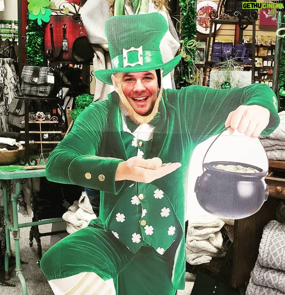 Ryan Merriman Instagram - On this day....this photo was a must!! hahha. Happy #luckoftheirish day Thanks again to all the fans that still watch this movie on repeat every year!! #lucky man #setlife gotta work today but I'll get #irish tonight😉