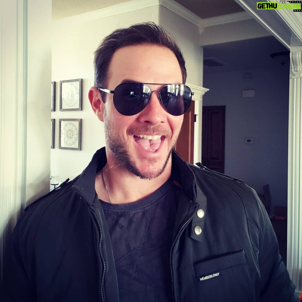 Ryan Merriman Instagram - Oh!! wow!....that thing called the sun is out! #newshades #shadegame happy #humpday errbody✌