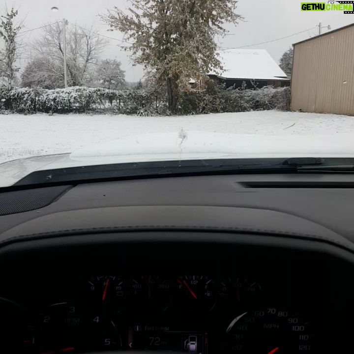 Ryan Merriman Instagram - 4x4 truck + a snowboard and a ski rope = A hell of a good time!!!🤣🤘🤘 #snowday #goodtimes #countryboy