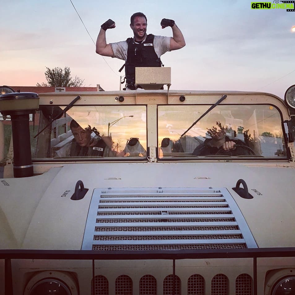 Ryan Merriman Instagram - Having absolutely zero fun on this film🤣 Sunsets and humvees...what more can a guy ask for. #workhard #playhard #lovemyjob #blessed