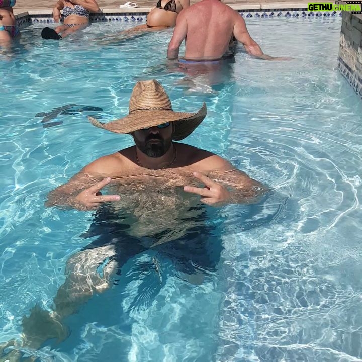 Ryan Merriman Instagram - #sundayfunday ......are you down? #goodfood #goodpeople #goodtimes #tooblessedtobestressed