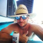 Ryan Merriman Instagram - kiss my ass 101 degrees!! The Long drive was totally worth it👍😎. #millertime #float #hakunamatata #noworries