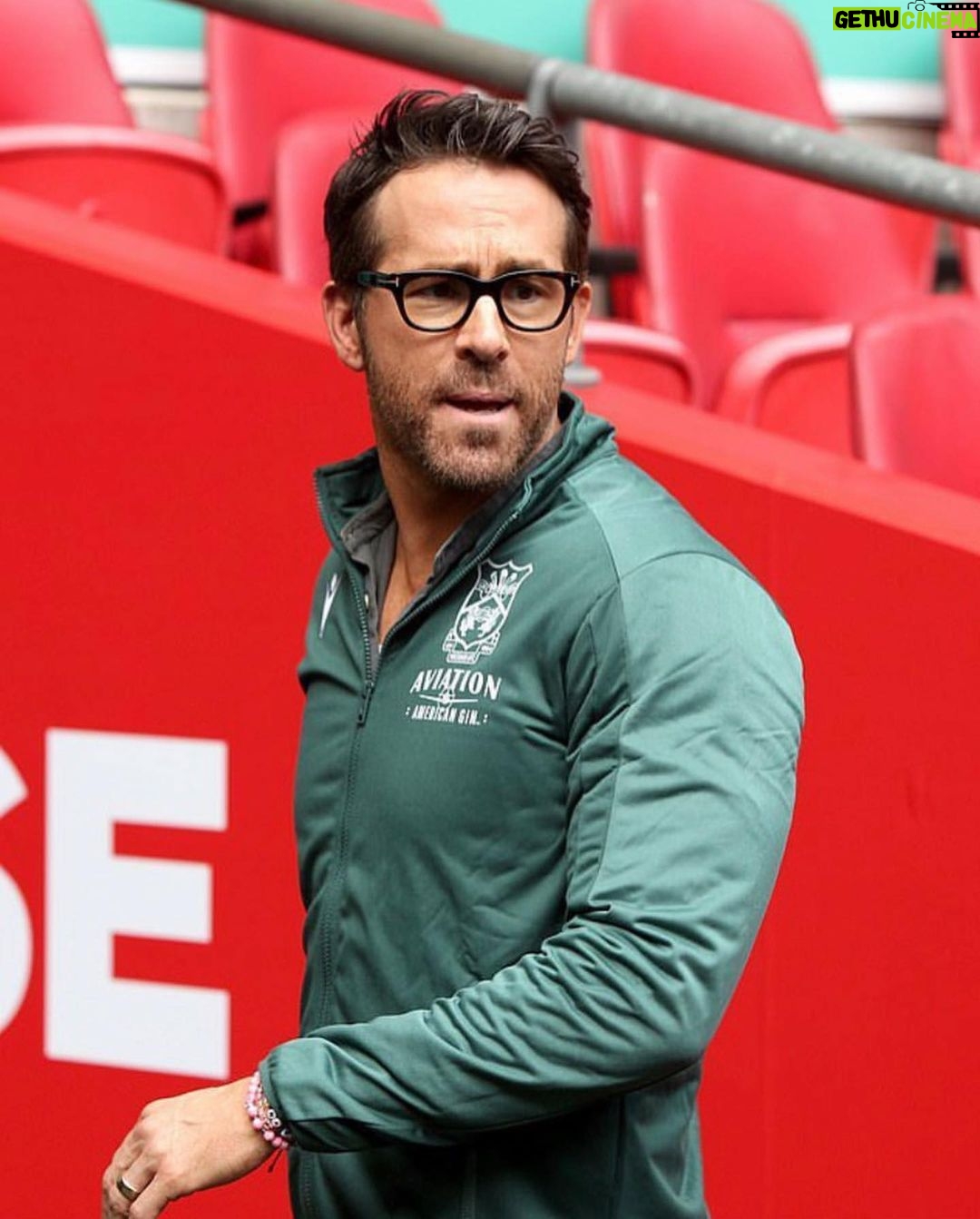 Ryan Reynolds Instagram - Wembley Stadium. Like nothing else… Once again @Wrexham_AFC supporters gave their last drop of blood to this club. Congrats @bromleyfc who played their damn hearts out. Onto the the semi finals this Saturday. LFG #WxmAFC P.S. Watching the match with @DavidBeckham was NEXT LEVEL. @robmcelhenney, #WillFerrell and I gave him fresh perspective on the sport, along with some simple, no fuss style tips.