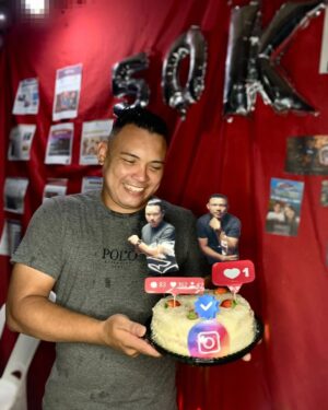 Ryan Vasquez Instagram - Obrigado a todos meus seguidores que estão desde 0 e também as pessoas que estão chegando para seguir meu trabalho! 

Quero agradecer todos que marcaram presença na comemoração dos 50K aqui no Instagram 

Estou deixando esse carrossel de fotos com algumas pessoas que estavam na comemoração 

Uma vez mais Obrigado a todos! 
#ryanvasquez #50k