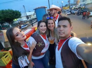 Ryan Vasquez Instagram - Em #humaita 
@aldairlima2009 @fabyscan @crisgama3430 @medjoycinha @barbacanahumaita @cpdelaydebrandao
