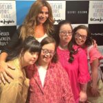 Sílvia Rizzo Instagram - Que tarde boa tive ao lado destes miúdos incríveis! 🤩 “Manequins por um dia, Modelos a vida toda” Uma iniciativa do @elcorteinglespt junto com as associações @creacil @appacdmlisboa e @nupic_ipss onde o tema é a inclusão profissional e social! 🙌🏼❤️ . @paula.luiz.actriz 😘 El Corte Inglés Portugal