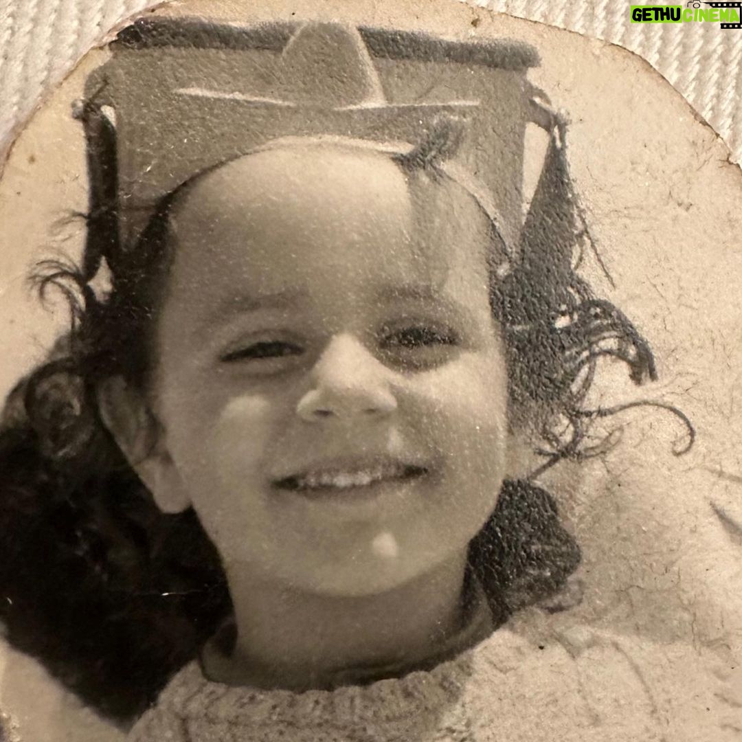 Sílvia Rizzo Instagram - Já foi há tanto tempo que nem me lembro que idade tinha… :) Com os meus óculos favoritos na cabeça, os óculos de mergulho 👌🏼🤩😄 . E o tempo voou! Bom dia Bom domingo Bom descanso 😘 Terra Do Nunca